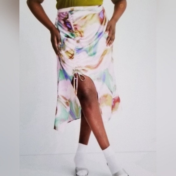 Future collective women's skirt Marbled Silk curved hem size 20 midi length New - Picture 4 of 8